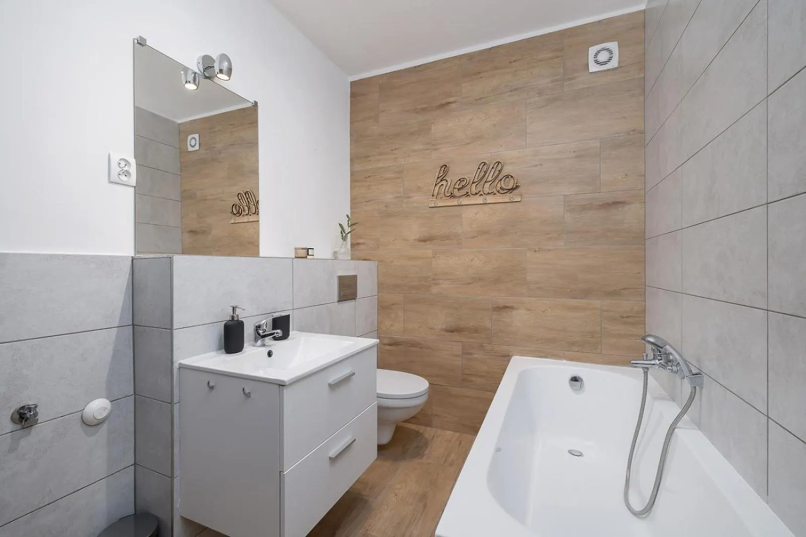 4 Bedroom Apartment With A Balcony - Prochowa 1 Krakow