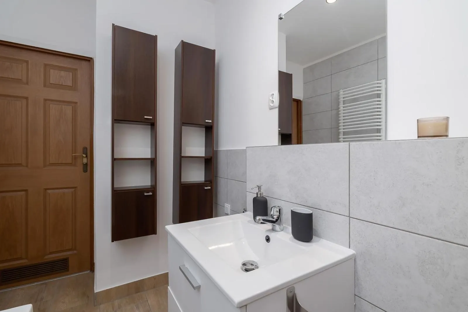 4 Bedroom Apartment With A Balcony - Prochowa 1 Krakow Poland